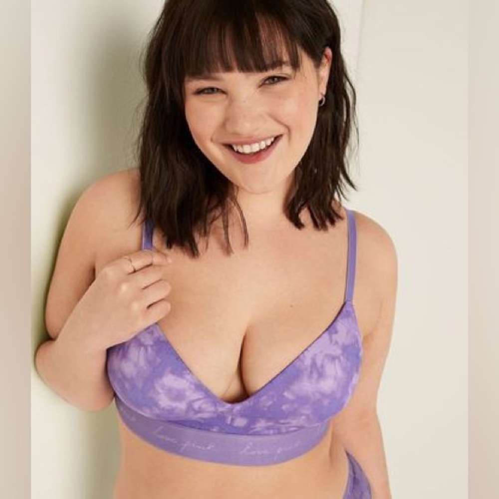 VS PINK Smooth Lightly Lined Non Wired T-Shirt Bra